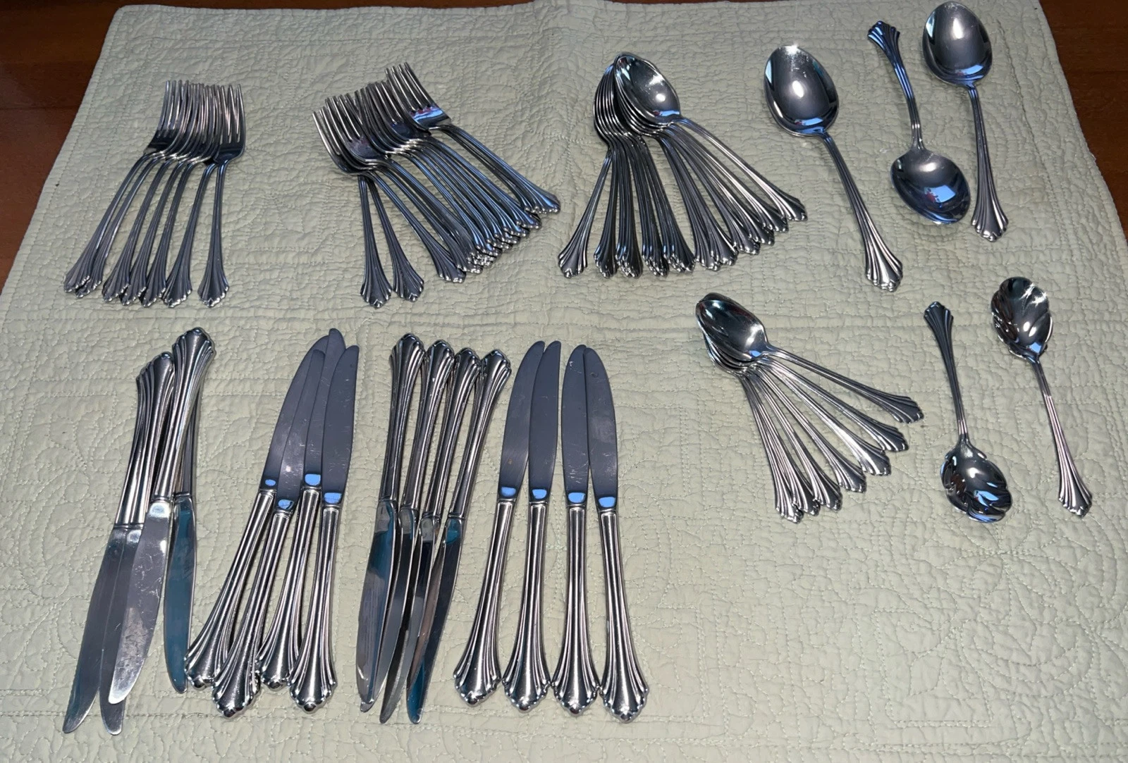63 Set Piece Lot ONEIDA Bancroft Stainless Steel Flatware USA Knife Fork Spoon
Opens in a new window