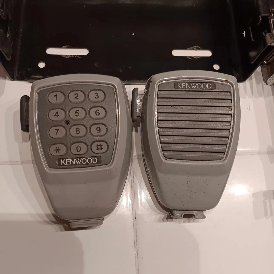 Tk 690 Kmc 27 & 28 KC 11 KRK 5 Kenwood MIC Radio Transceiver  vhf LOT - Image 4 of 4