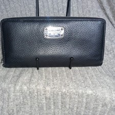 Michael Kors ext.1981 black wristlet pebbled
