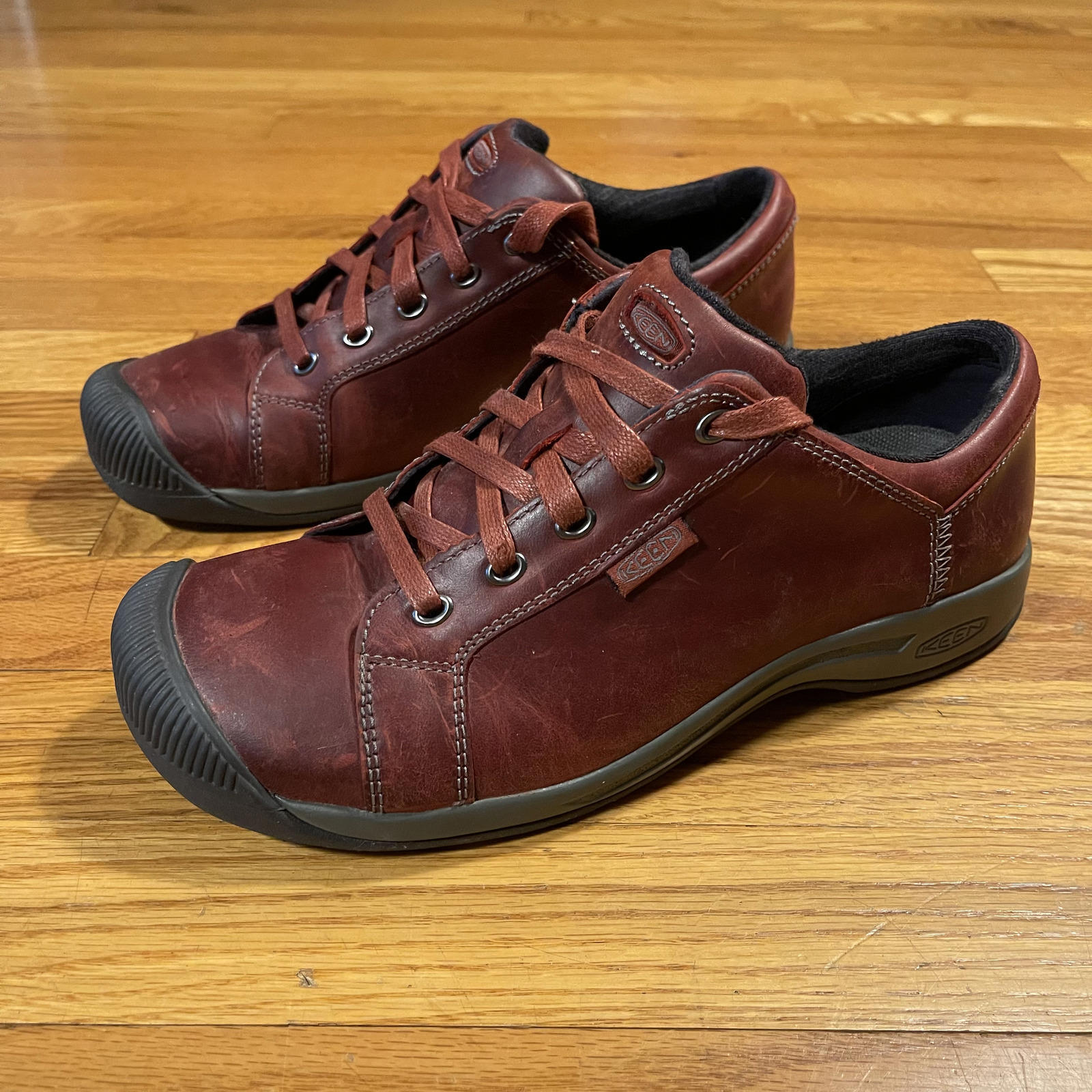 Scarpe da trekking casual in pelle KEEN rosso sidro donna taglia 9 5