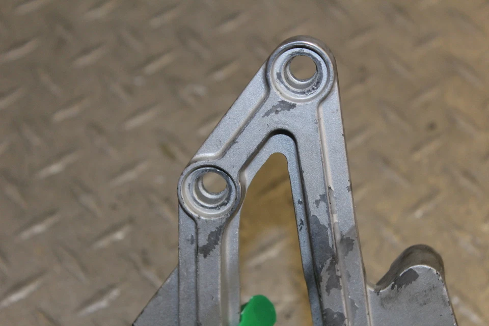 Kawasaki Ninja 600R ZX600C 1989 reposapiés delantero derecho clavija paso Foto 2 de 4