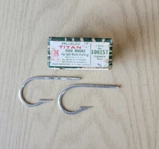 Vintage Pflueger Titan Fish Hooks 1 Doz 8/0 Salt Water , Box Included. 