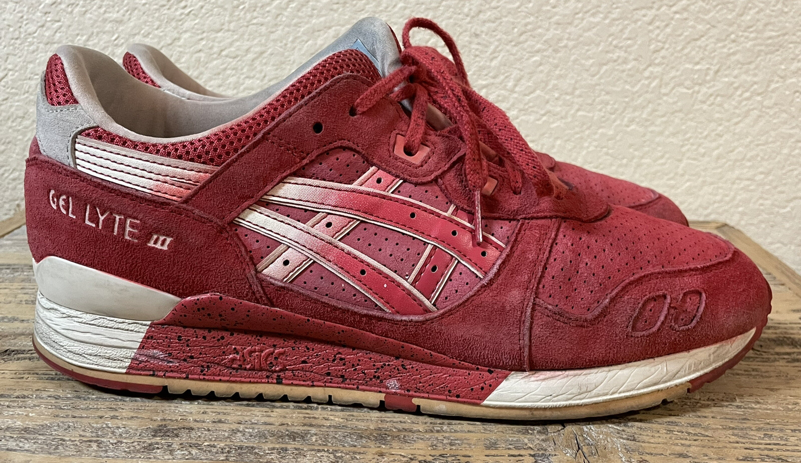 Men's Asics Gel Lyte lll Strawberry and Cream H64BK Size 11