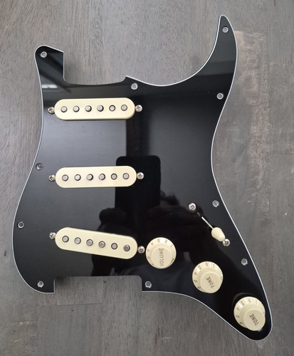 Fender American Professional II V-MOD Loaded Pickguard. Treble Bleed. Push Mod.