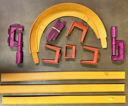 Vintage 1968 MATTEL Hot Wheels Hot Curves Track Race Action Set ++ Parts Only