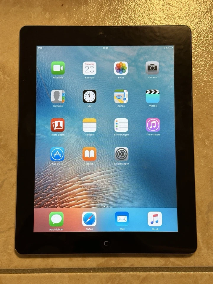 Apple iPad 2 · 16GB · Wi-Fi, Foto 1 von 2