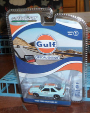 Greenlight 1:64 Diecast Gulf Oil Special Edition Series 1 1989 Ford Mustang GT