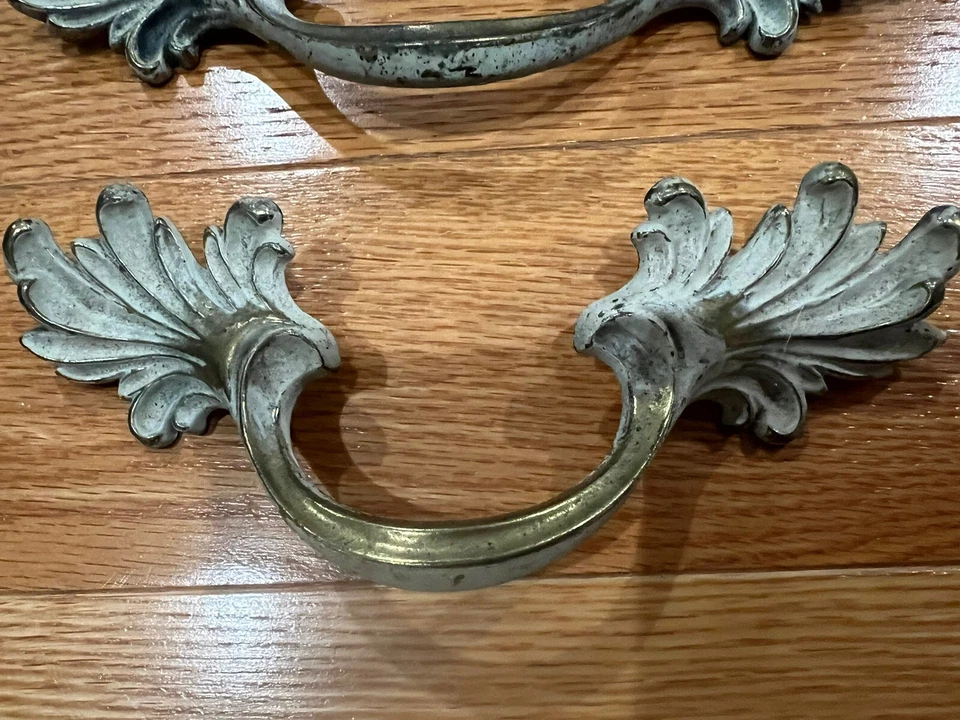 Pair of Provencial Style Drawer Pulls White Wash On Metal Vintage - Image 3 of 4