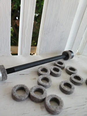 Benjamin 710, 720, 310, 312, 317 1 pr. felts for pump rod