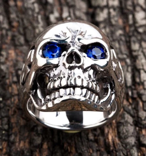 ANELLO IN ARGENTO STERLING 925 CON TESCHIO OCCHI BLU ANELLI DA UOMO BIKER - Immagine 4 di 4