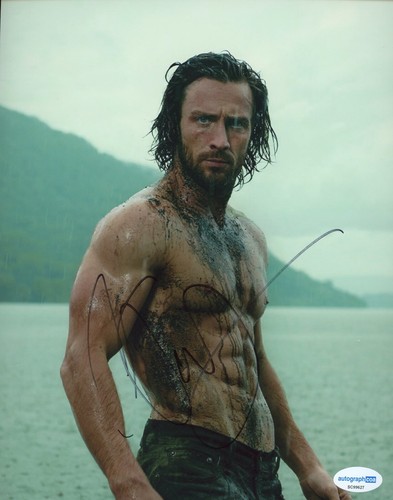 Aaron Taylor Johnson Kraven Signed Autograph 8x10 Photo ACOA - Picture 1 of 2