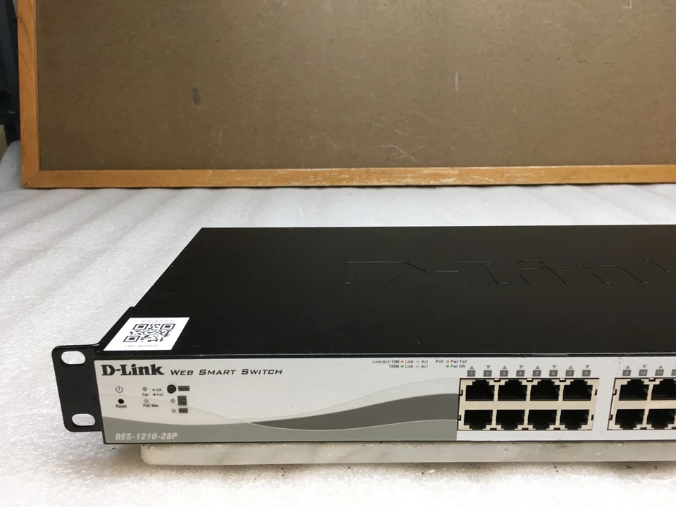 D-Link DES-1210-28P Fast Web Smart PoE Managed Switch w/Rack Ears - Image 2 of 4