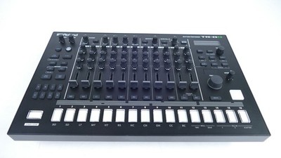 Roland TR-8S Rhythm Performer NEUwertig + OVP + Rechn./2J. GEWÄHR!