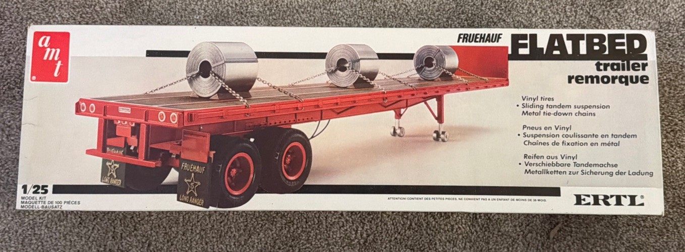 Amt Ertl Fruehauf Flatbed Trailer 1/25 Scale Model Kit