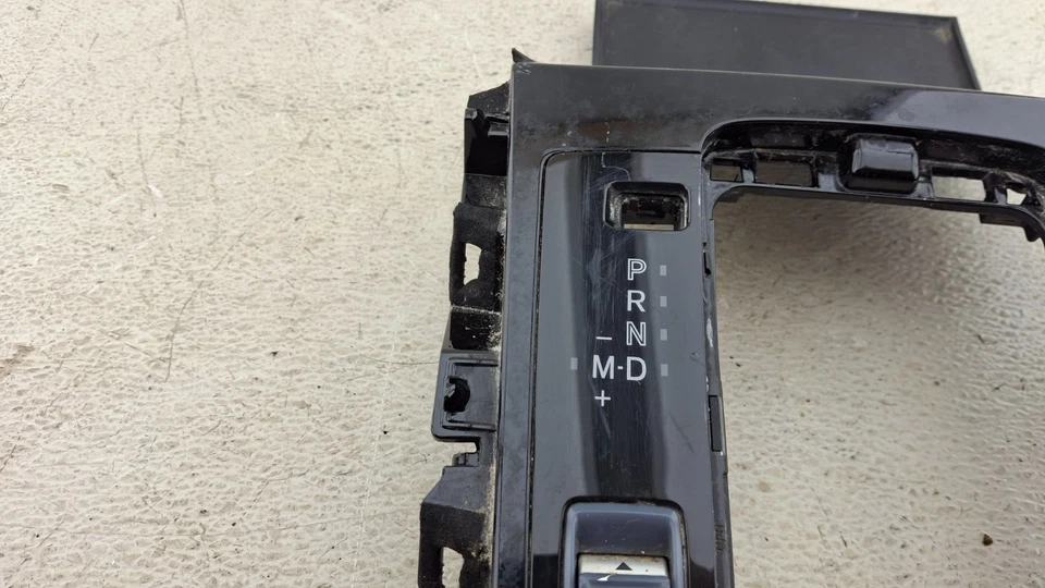 Mazda CX-5 2017-2021 consola central palanca de cambios bisel cubierta de moldura OEM Foto 4 de 4