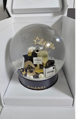 Chanel 2025 Snow Globe Christmas Limited Edition_Expedited Shipping