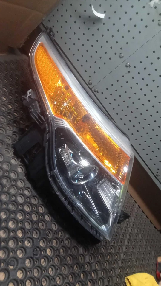 Conjunto de faros derechos usados se adapta a: Ford Explorer Limited 2013 xenón HID derecho G Foto 3 de 4