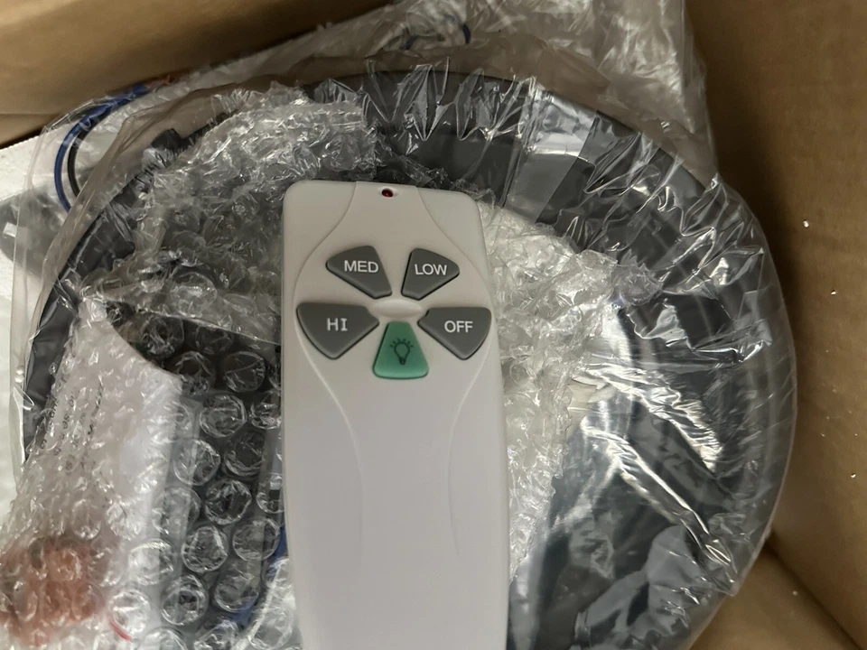 HYATECH 42 Inch. Modern Style Indoor Ceiling Fan Whit Dimmable Light And Control - Image 4 of 4