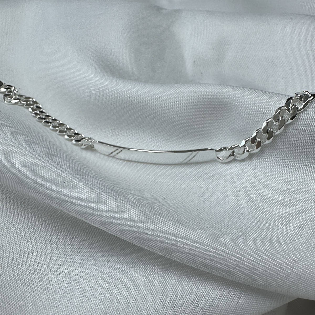 END Curve loosen cut id bracelet M