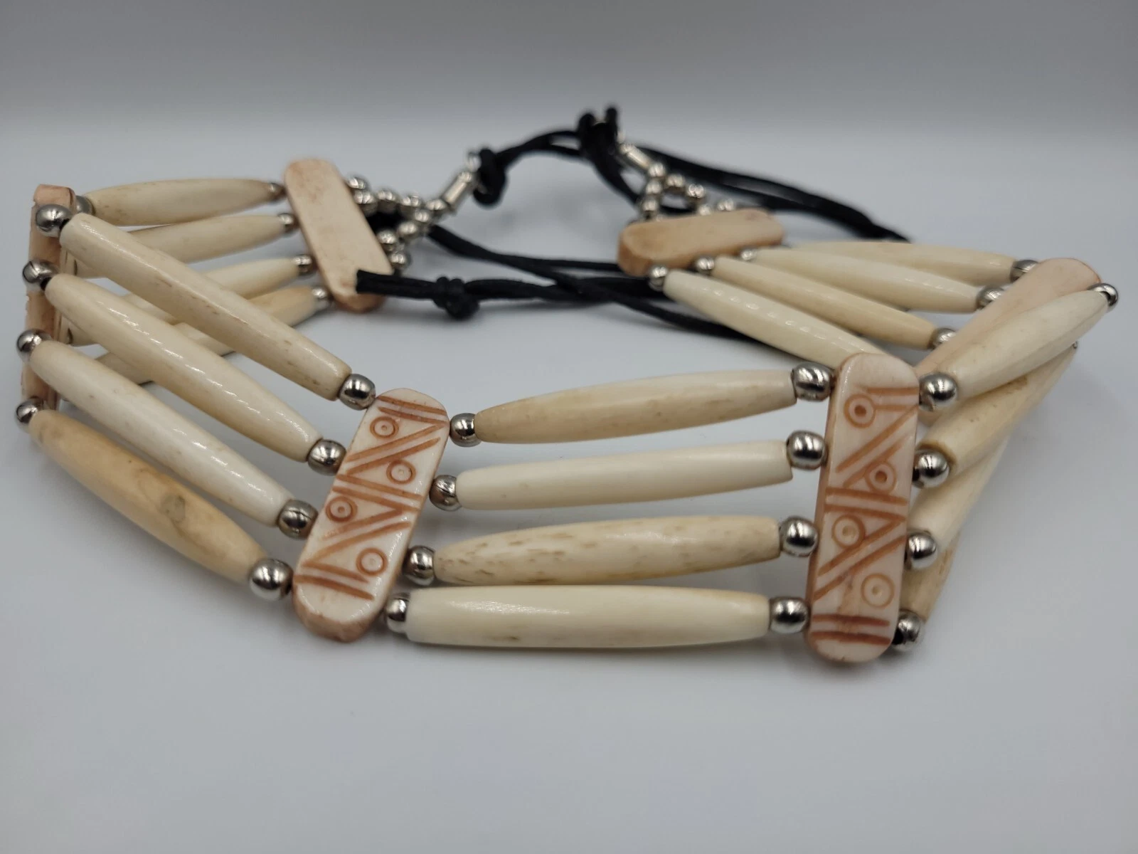 OFF WHITE Collana girocollo osso di bufalo 4 file bianco sporco pipa stile nativi americani