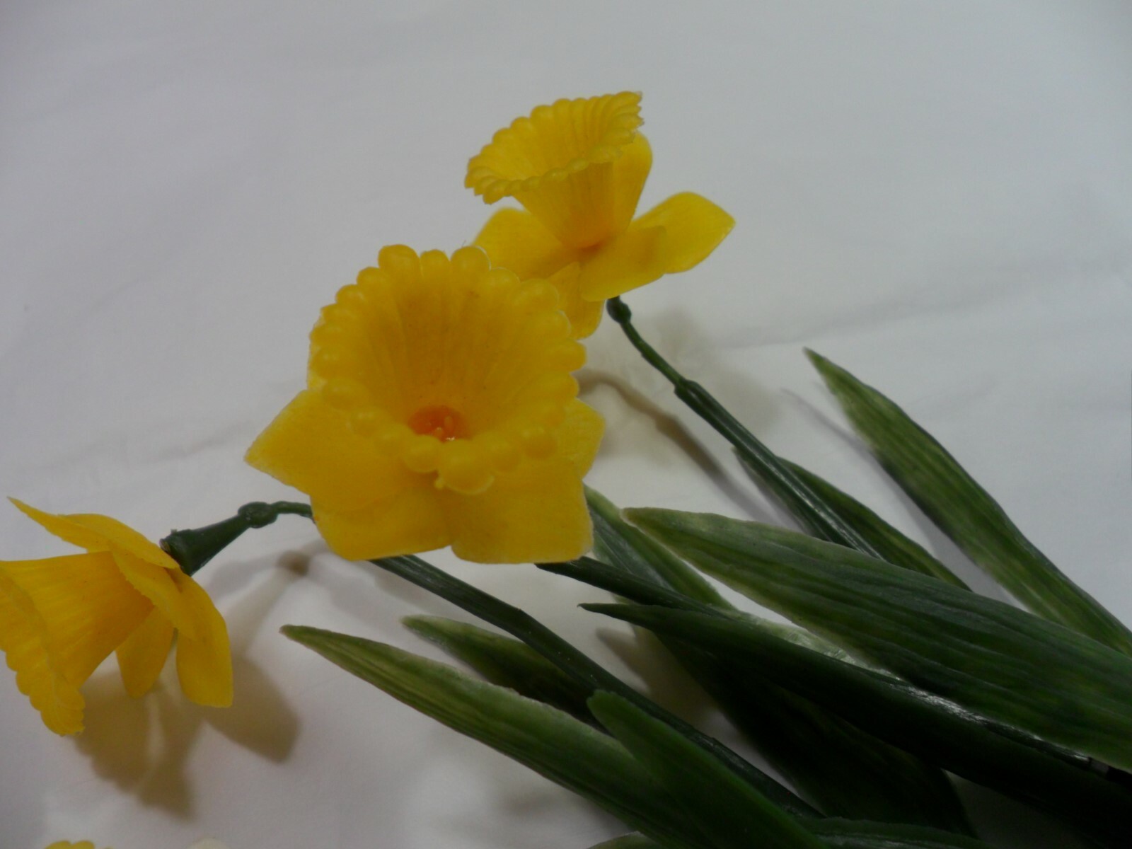 Vintage Plastic Small Daffodils Flowers ~  Hong Kong