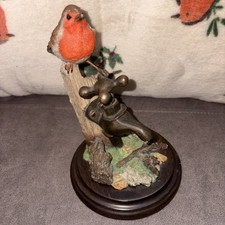 Country Artists Robin On Top of tap Hand Crafted Figurine G490 Made In Stratford