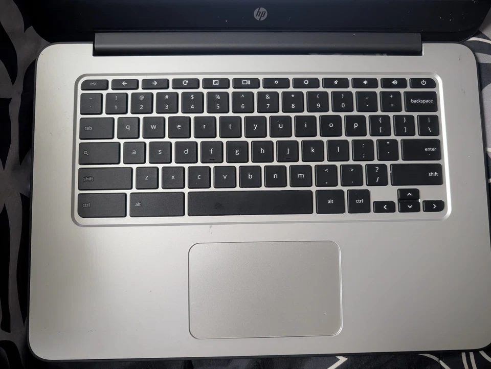 HP  14 G4 Chromebook, 16GB SSD, 4GB RAM, WiFi, , 14inch screen FREE SHIPPING - Image 3 of 4