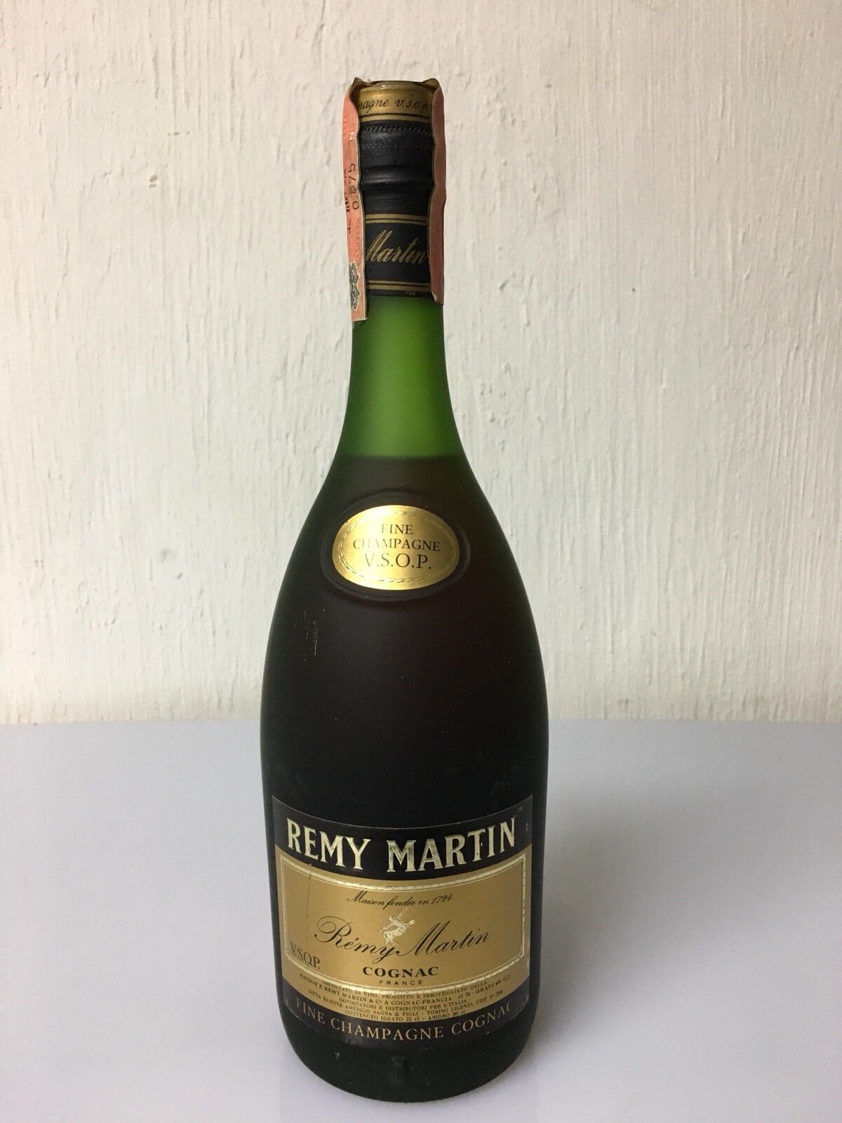 Remy шампанское. Remy Martin Fine Champagne Cognac VSOP. Remy Martin Fine Champagne Cognac. Remy Martin Fine Champagne.