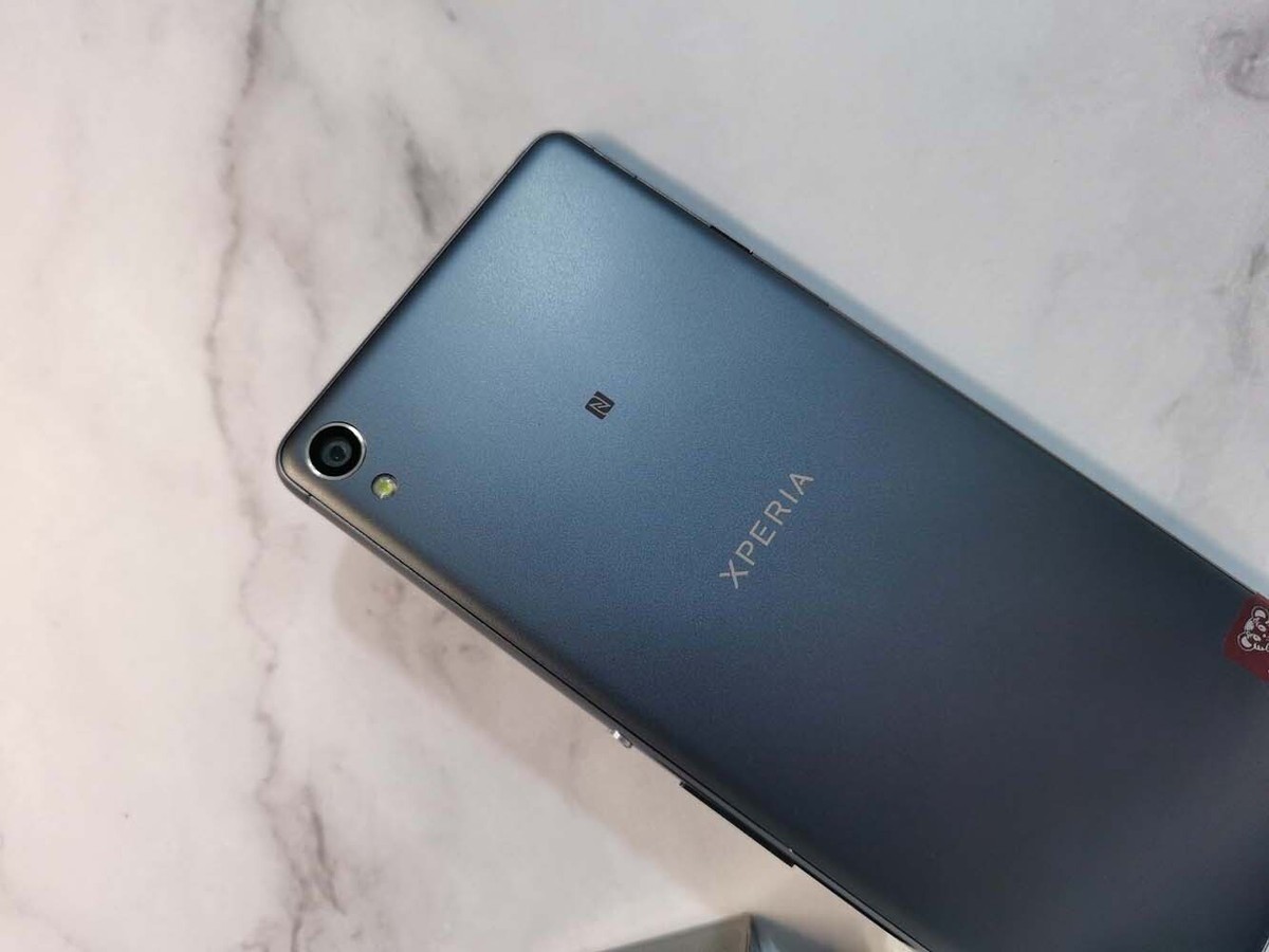 Sony Xperia XA F3111 - 16GB (Unlocked) Android 5.0