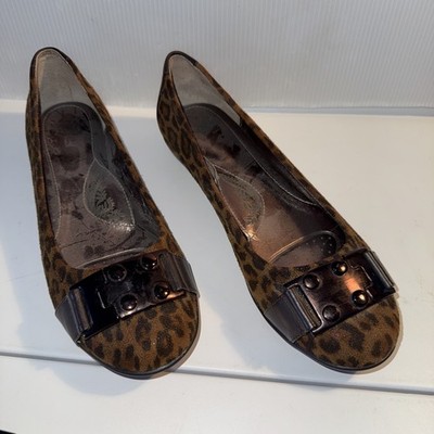 Sofft Women s Ballet Flats Leopard Animal Print Slip On Metallic Buckle Size 8