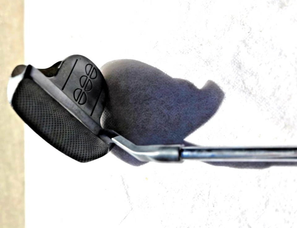 Acuity Chipper – Right Handed – 35” Stainless Steel Shaft – 35° Loft - Image 2 of 4