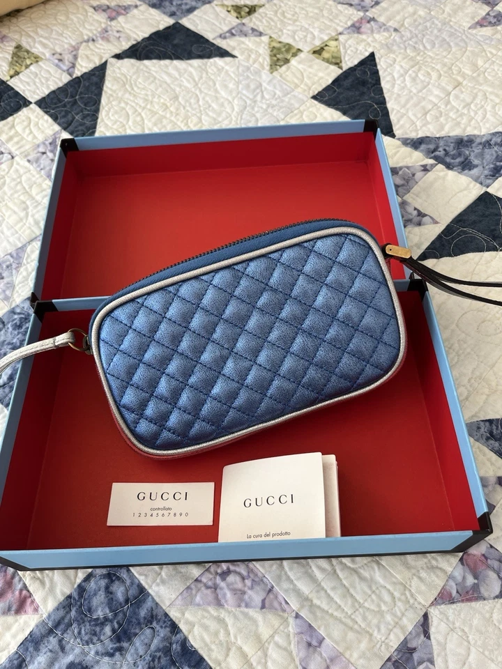Auth Gucci Metallic Blue Red Trapuntata Zumi Quilted Wristlet Pre-owned w Box - Image 2 of 4