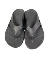  NEW Oofos   Sandals Women’s Size 7 Black Recovery Flip Flops EUR 38 NEW