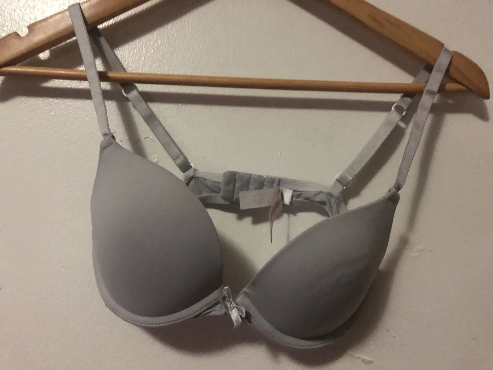 Sujetador Xhilaration 32B acolchado ajustable gris nuevo sin etiquetas para niñas Foto 3 de 4