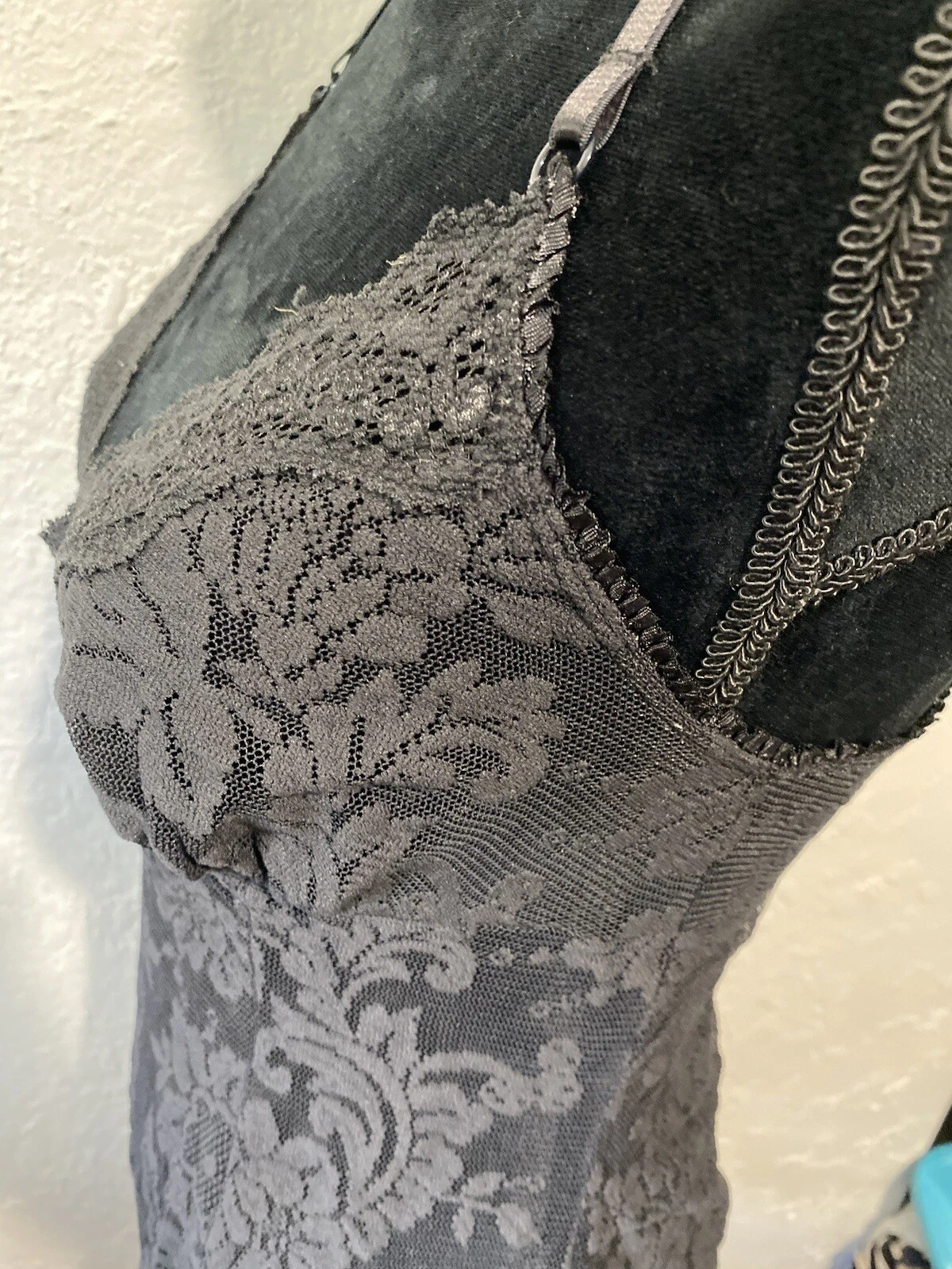 UNDERCOVER Abito da notte vintage Victoria's Secret nero elasticizzato in pizzo cravatta taglia media