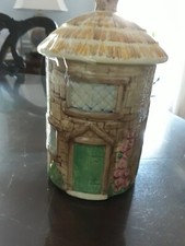 Crown Windsor Croft Cottage 1 quart Cannister Jar, in excellent shape