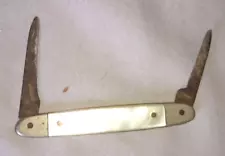 OLD FOLDING KNIFE POCKET KNIFE KNIFE MOTHER OF PEARL AND BRASS 2 BLADES 1930-1950