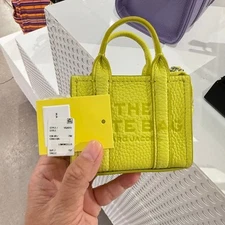 MARC JACOBS The Nano Tote Bag Charm 2F3SCP005S07