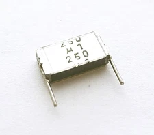 B32561-J3104-K EPCOS METALLIZED POLYESTER FILM CAPACITORS 0.1MF 250V (1300/PK)