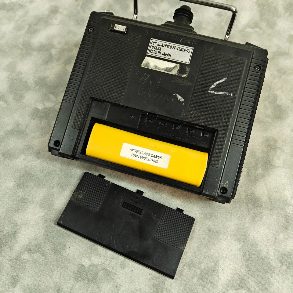 Vintage Futaba Conquest FP-T5NLP 5-Ch 72MHz PCM Transmitter NiMH Pack Radio - Image 4 of 4