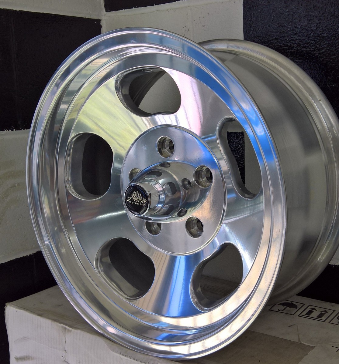 American Racing Ansen Sprint ホイール•タイヤセット American Racing Ansen Sprint ホイール•タイヤセット