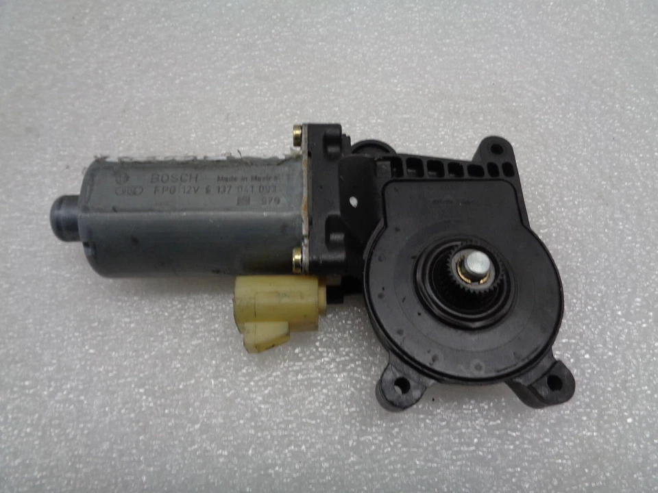 1998-2001 Mercedes ML430 W163 Rear Right Window Regulator Motor OEM KM512237 - Image 2 of 4