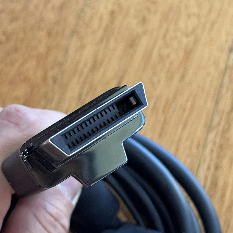 Genuine Microsoft Xbox 360 VGA AV Cable Official OEM part - Image 3 of 4