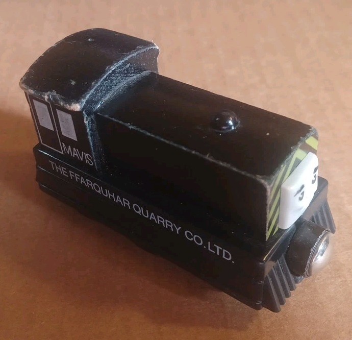 2003 THOMAS THE TRAIN WOODEN MAVIS FFARQUAR QUARRY CAR NAME ON CHASSIS 07127