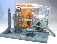Vintage Aurora Monster Scenes Hanging Cage Plastic Model Kit w/ Box