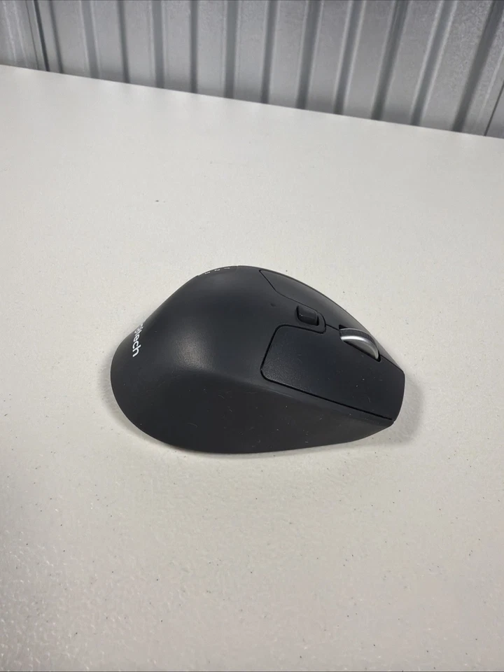 Logitech M720 Triathlon Multi-Device Wireless Mouse, Bluetooth w/ USB Dongle - Image 2 of 4