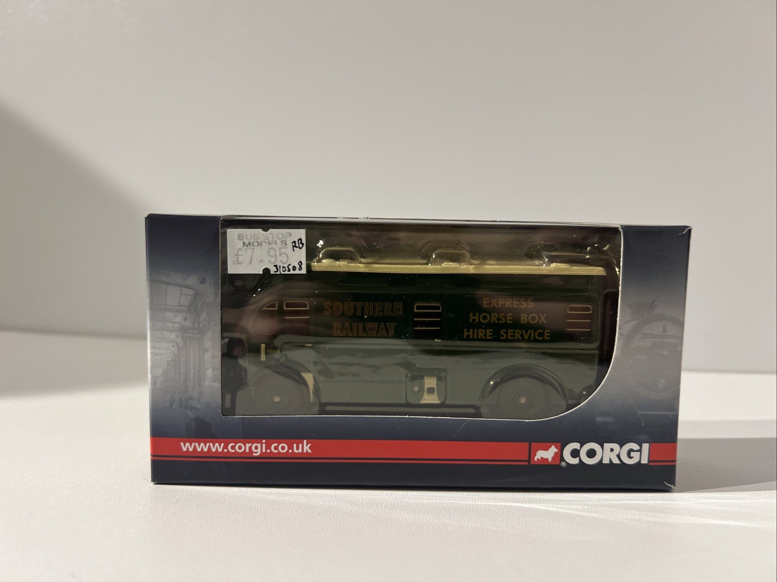 Corgi Trackside 1:76 00 Scale DG213001 Harrington Horsebox Southern Railways New