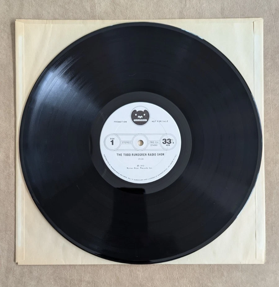 TODD RUNDGREN 'THE TODD RUNDGREN RADIO SHOW EXTREMELY RARE MINT COLLECTOR'S DISC - Image 3 of 4