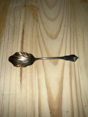 Wallace Sterling Silver (.925) Sugar Shell  Spoon 1.2 oz