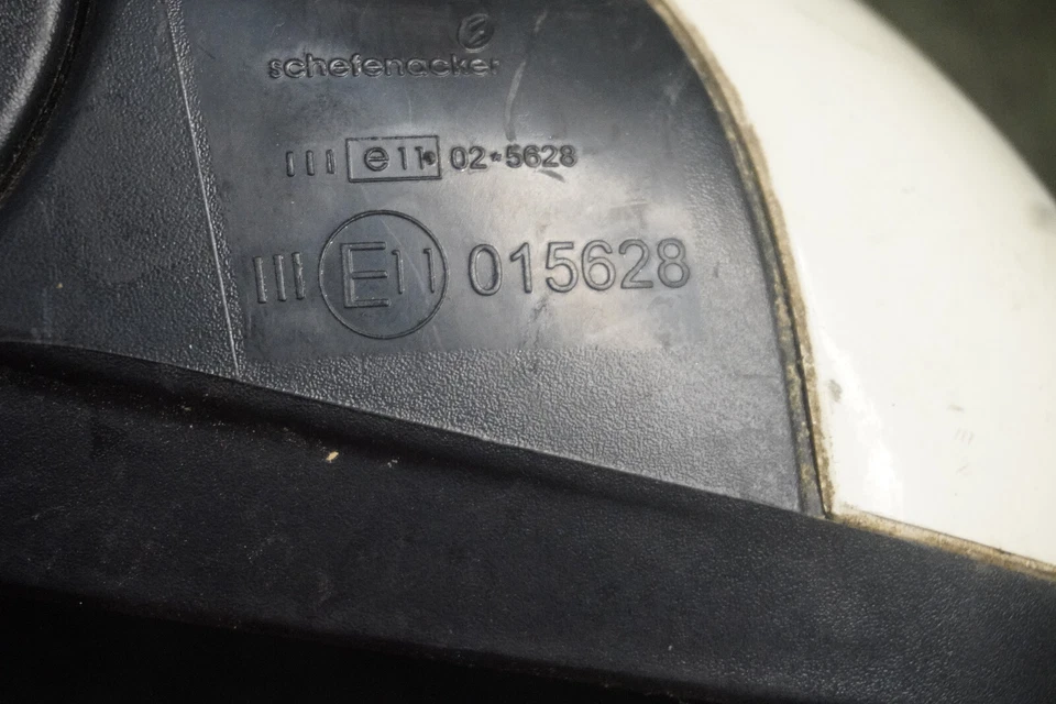 2006 2007 2008 DODGE MAGNUM DRIVER SIDE WHITE Door Mirror OEM E11015628 - Image 4 of 4